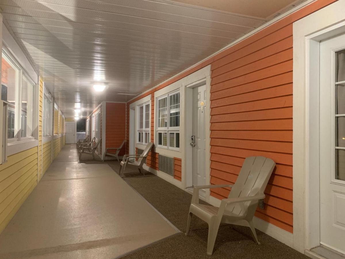 Saint-Sauveur-des-Monts Hotel And Suites Les Laurentides מראה חיצוני תמונה